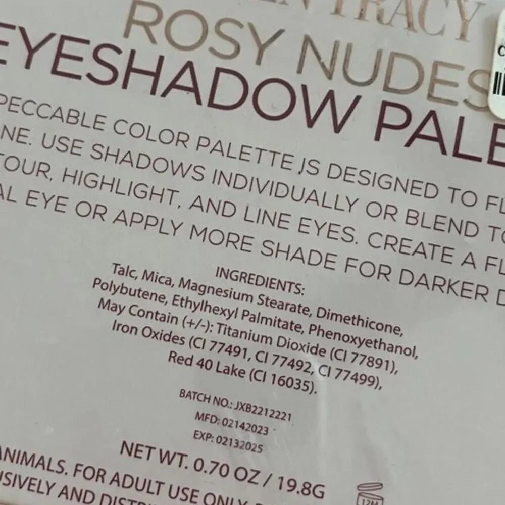 Ellen Tracy Rosy Nudes 18 Eyeshadow Palette Neutral Pink & Brown Shades